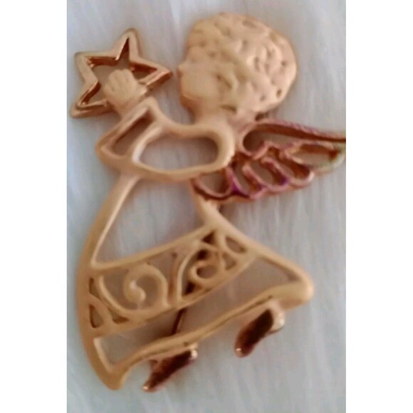 Vintage Gold Tone Angel Holding A Star Brooch 2” L Womens Jewelry Christmas - Picture 1 of 4